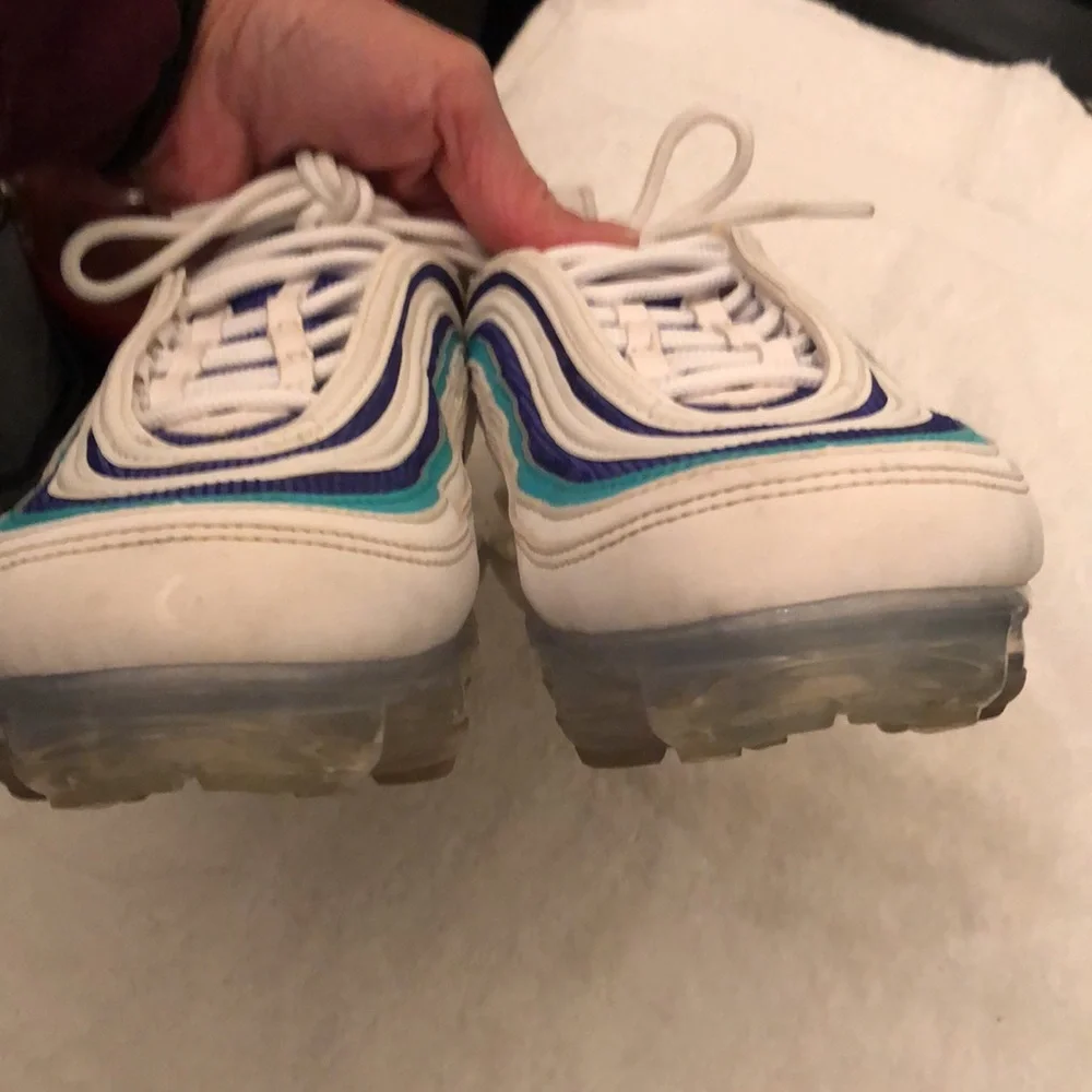 NIKE AIR VAPORMAX 97 GS WHITE INDIGO BURST RUNNING SNEAKERS MENS-BOYS SIZE 5.5Y